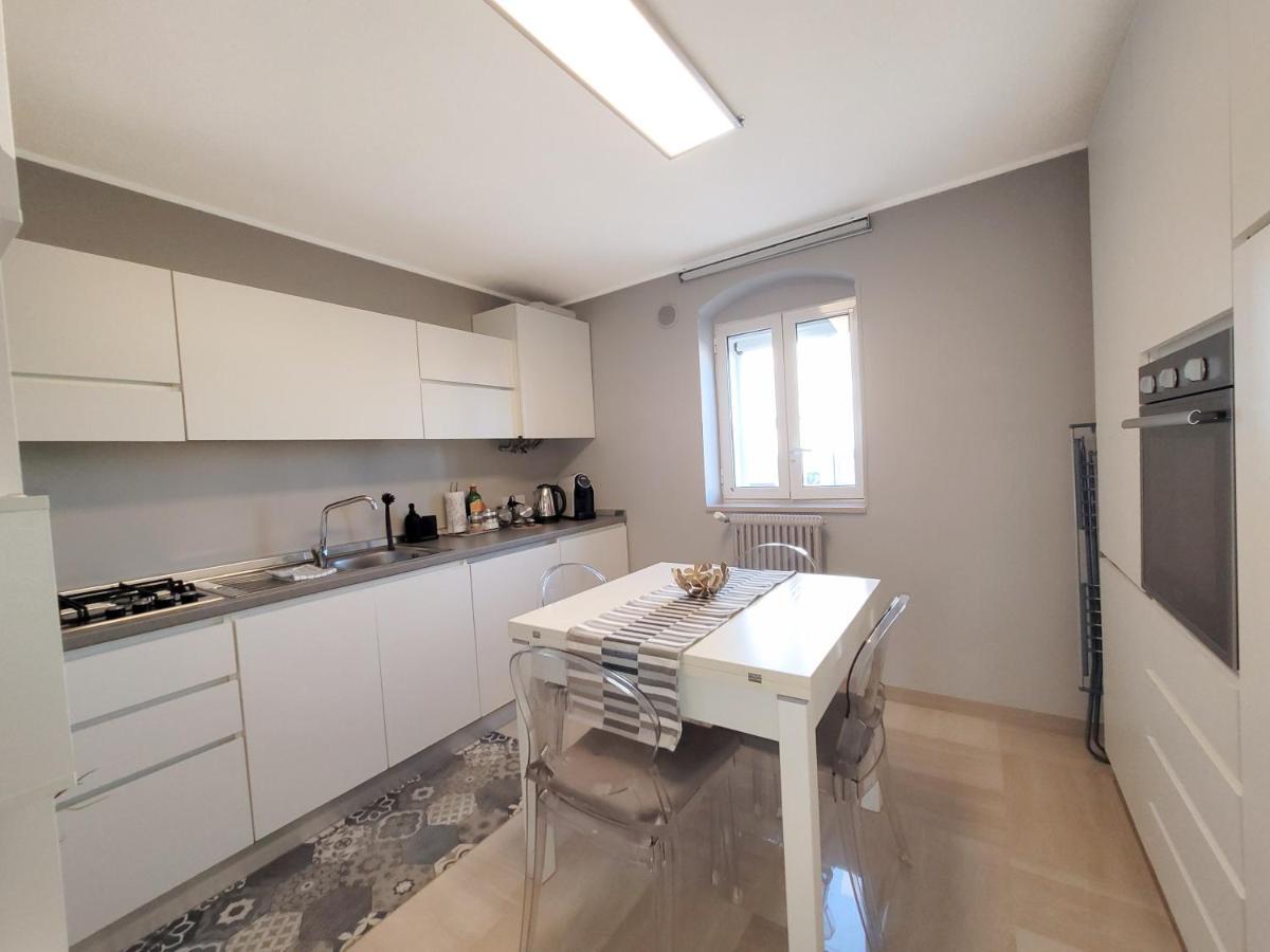 Penthouse In The Heart Of Bari With Terrace Apartment Luaran gambar